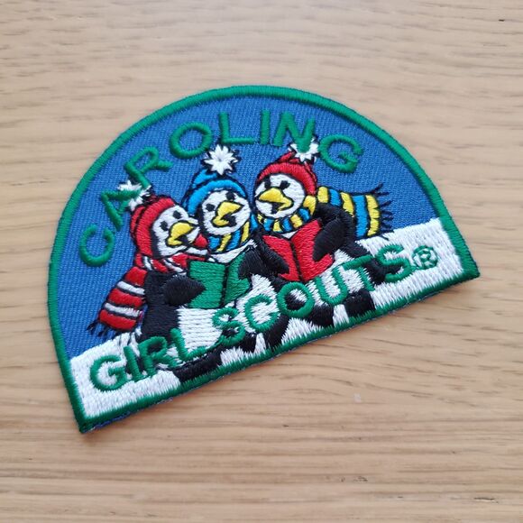 Vintage Y2K Girl Scouts Caroling Patch - Picture 1 of 3